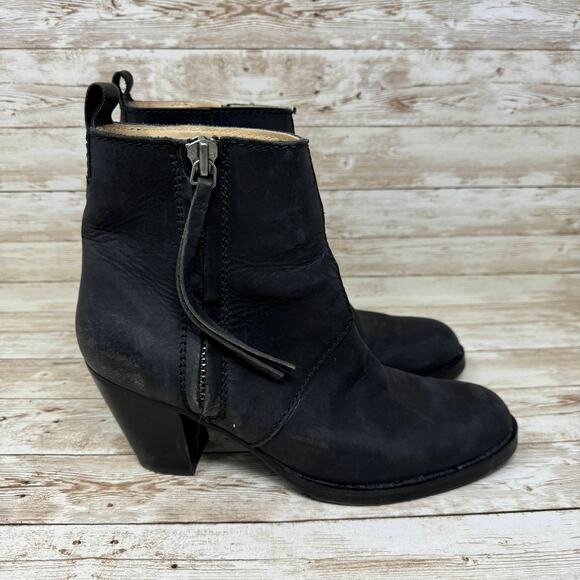 Acne Studios The Pistol Black Leather Side Zip Ankle Booties Women's EU Size 40 - Picture 1 of 9